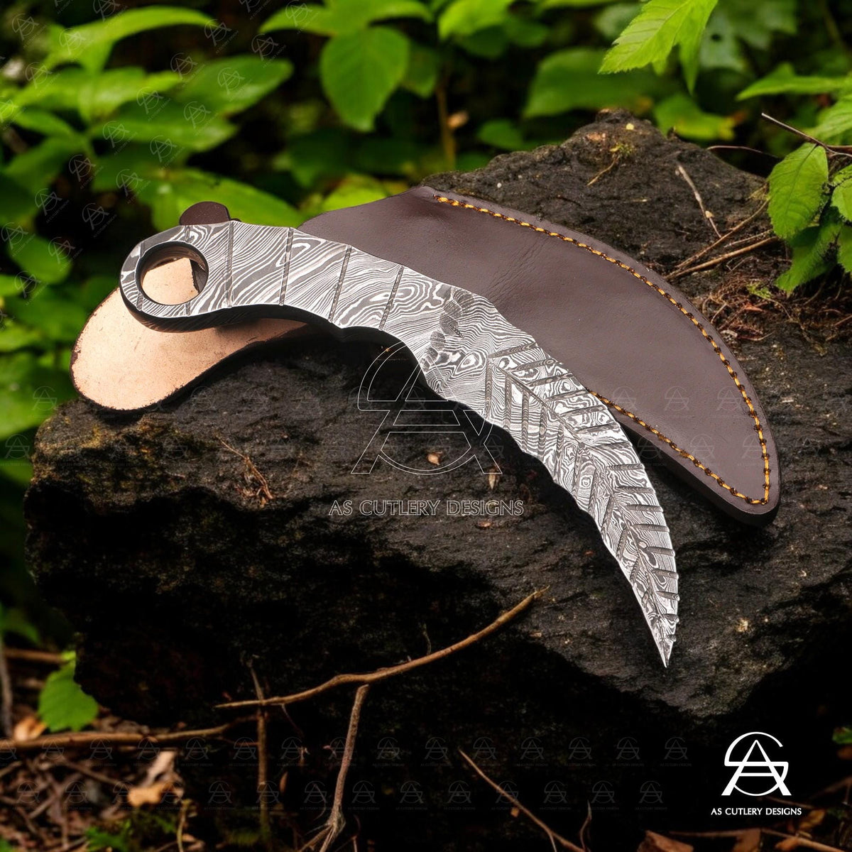 Hand-Forged Damascus Steel Karambit Hunting Knife | One-Piece Full Damascus Design with Finger Hole | Leather Sheath Included