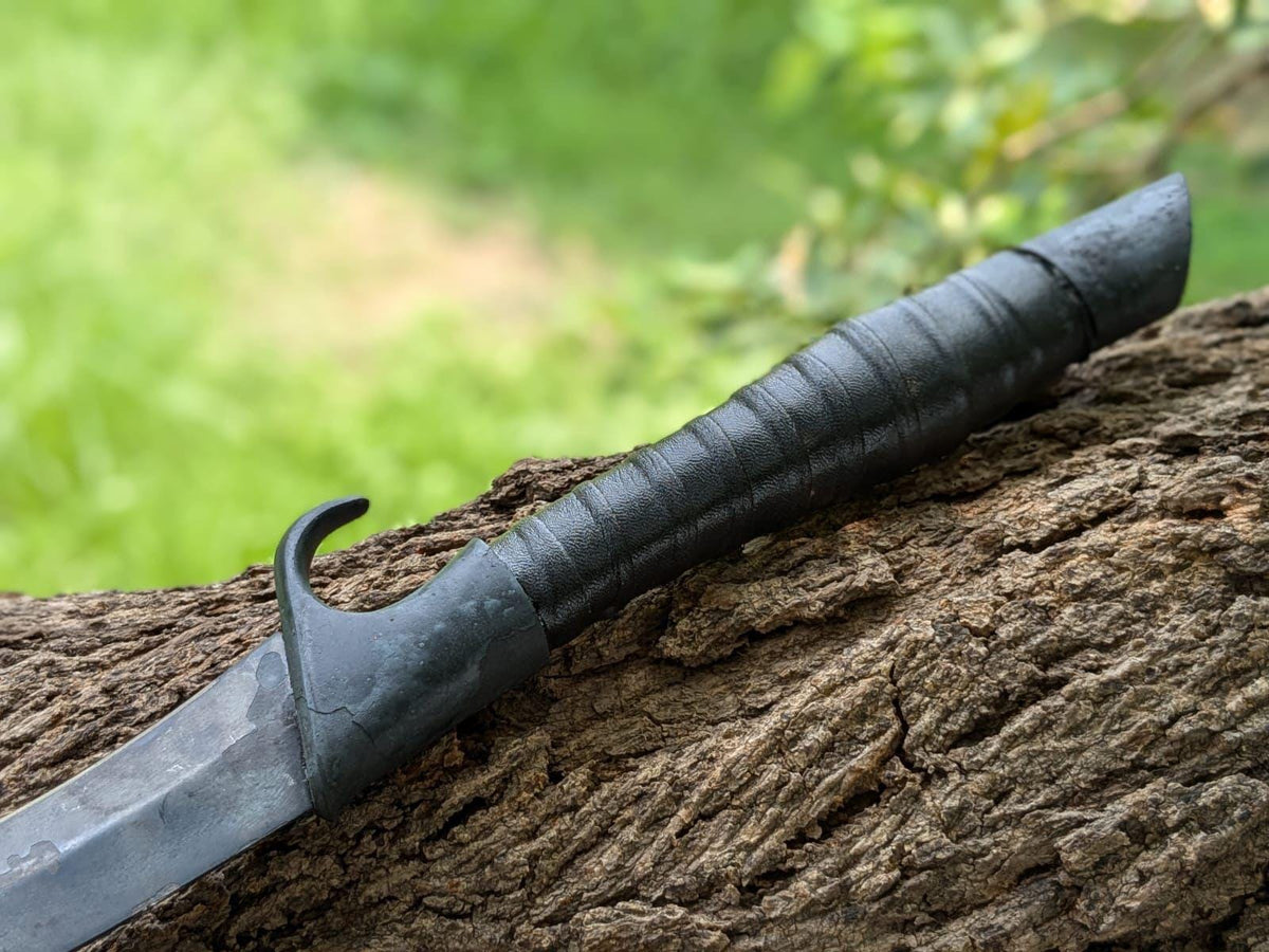 Elden Ring Bloodhounds Fang Sword, Fantasy Replica, 36-inch